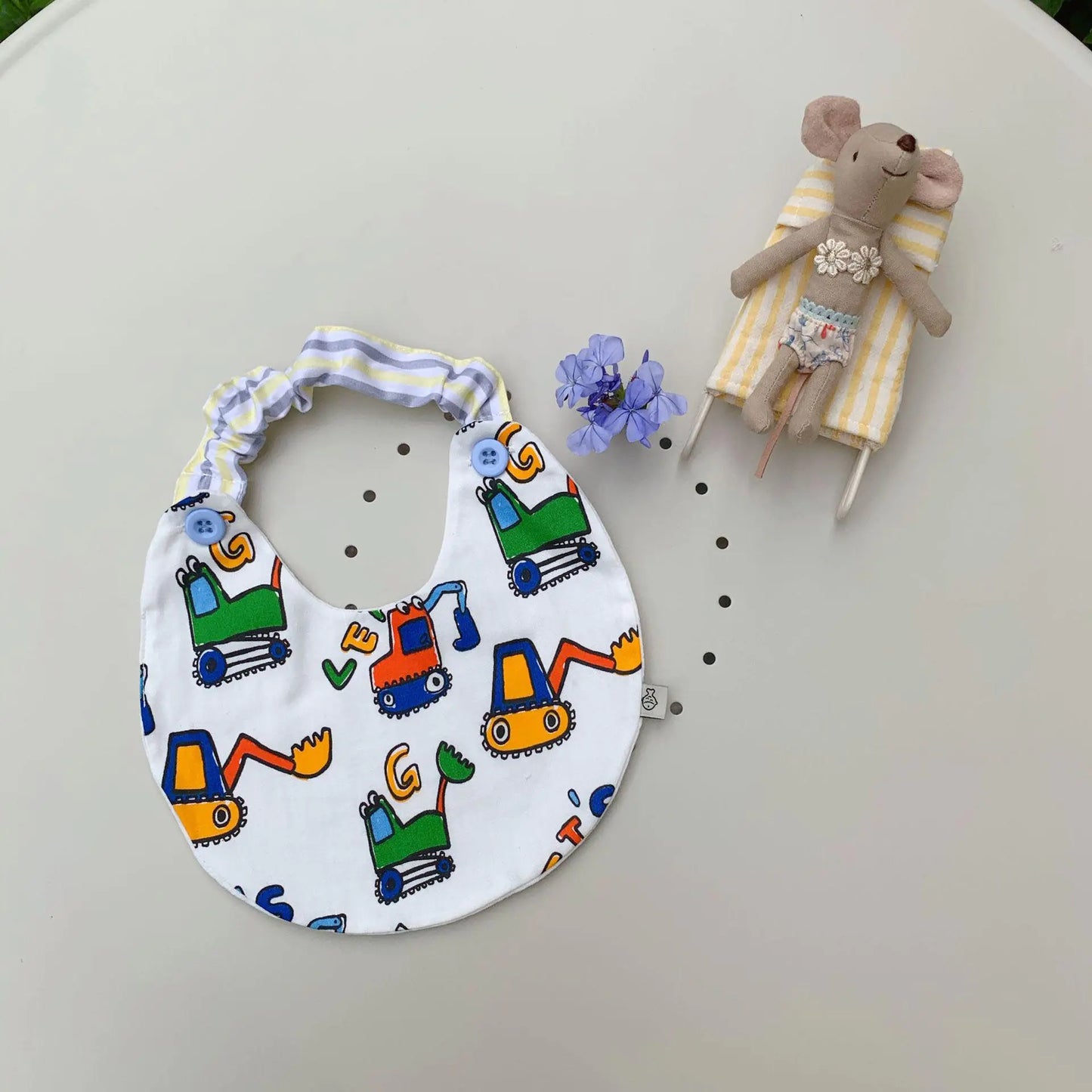 Serviette de salive amovible avec bande élastique pour nouveau-né